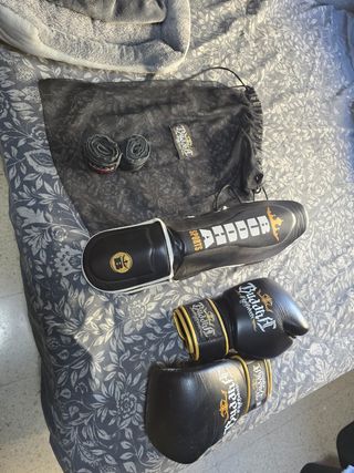 Pack Budha Guantes y Espinilleras