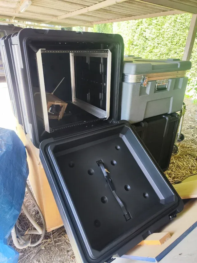 4 Racks SKB sin usar