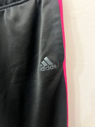 Pantaloni Adidas neri con bande rosa