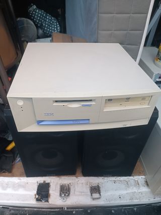 Ordenador Sobremesa IBM NetVista Beige