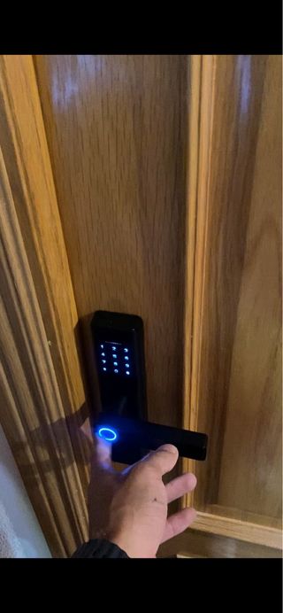 Instalación puertas y cerraduras digitales