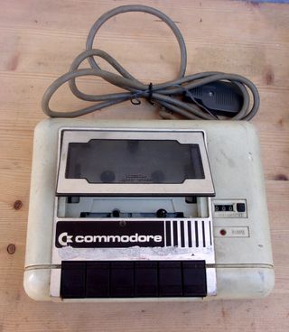 VINTAGE PERSONALCOMPUTER COMODORE C64