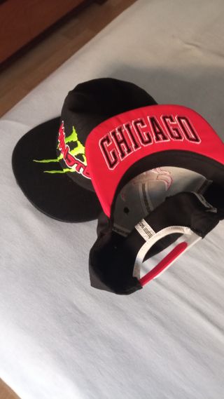Gorras Chicago y Monster 
