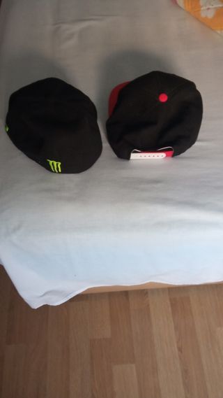 Gorras Chicago y Monster 
