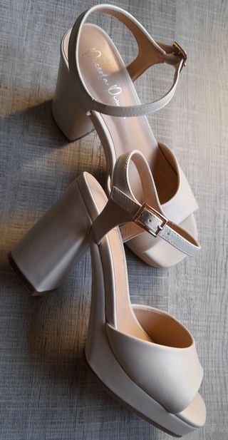 Sandalias Piccola Piu Beige Plataforma