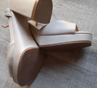 Sandalias Piccola Piu Beige Plataforma