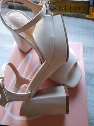 Sandalias Piccola Piu Beige Plataforma