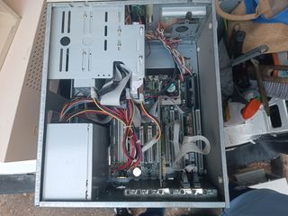 Ordenador sobremesa Acer Beige