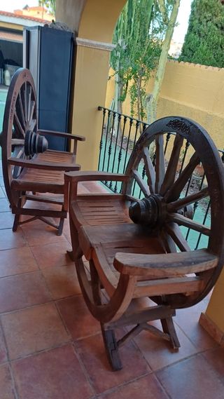 Carrello con ruote per panche da giardino in legno