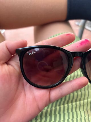 Gafas de sol Ray-Ban negras y marrones