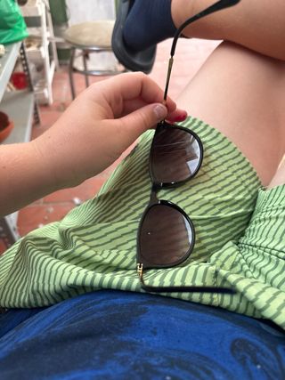 Gafas de sol Ray-Ban negras y marrones
