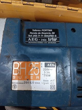 Taladro percutor AEG