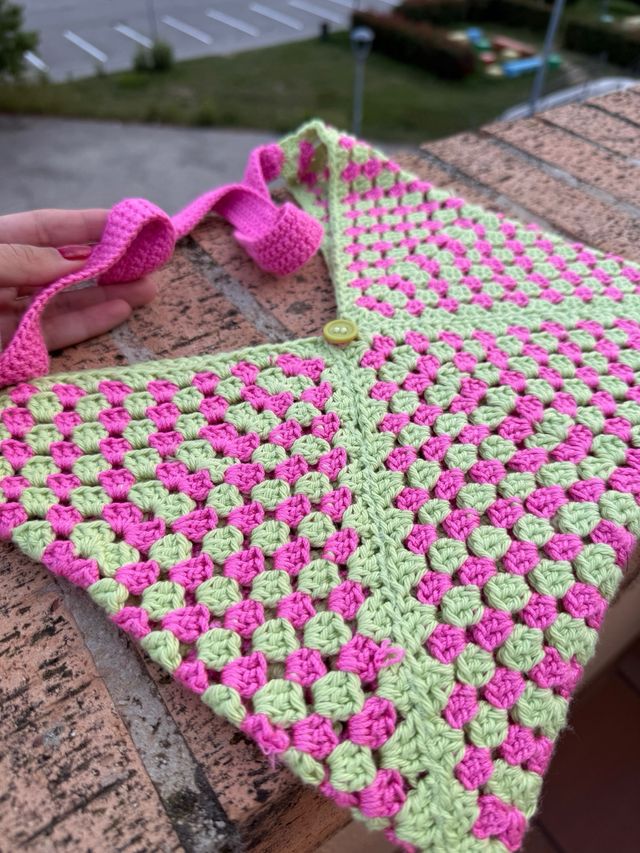 Bolso de crochet verde y rosa