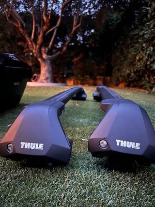 Cofre Thule Motion3M + Barras Thule WingBar Edge