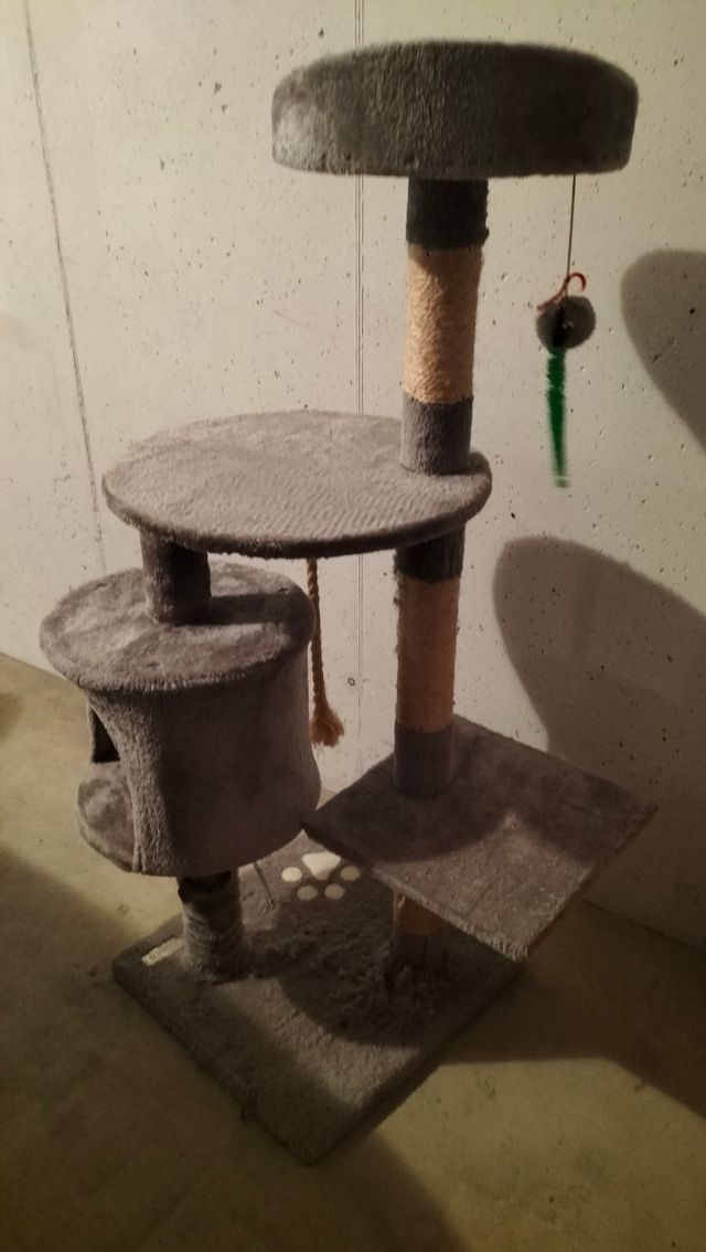 Tiragraffi per gatti beige e grigio