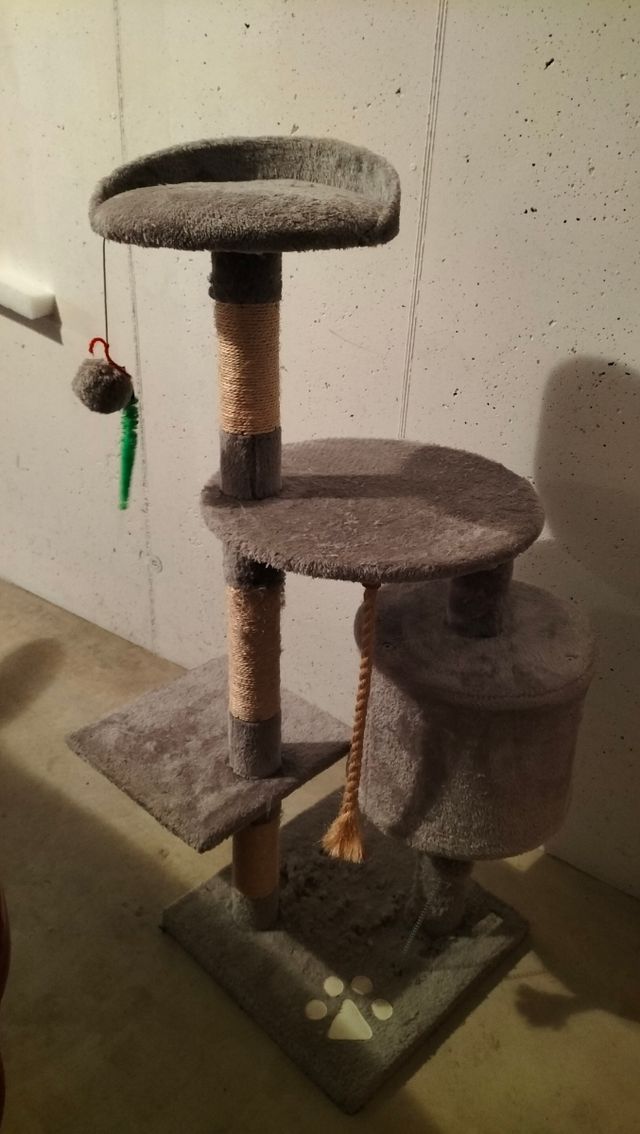 Tiragraffi per gatti beige e grigio