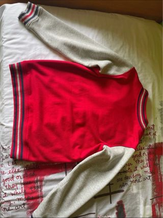Chaqueta universitaria roja ElCortelngles -Talla S