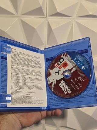 Tomb Raider Definitive Edition PS4
