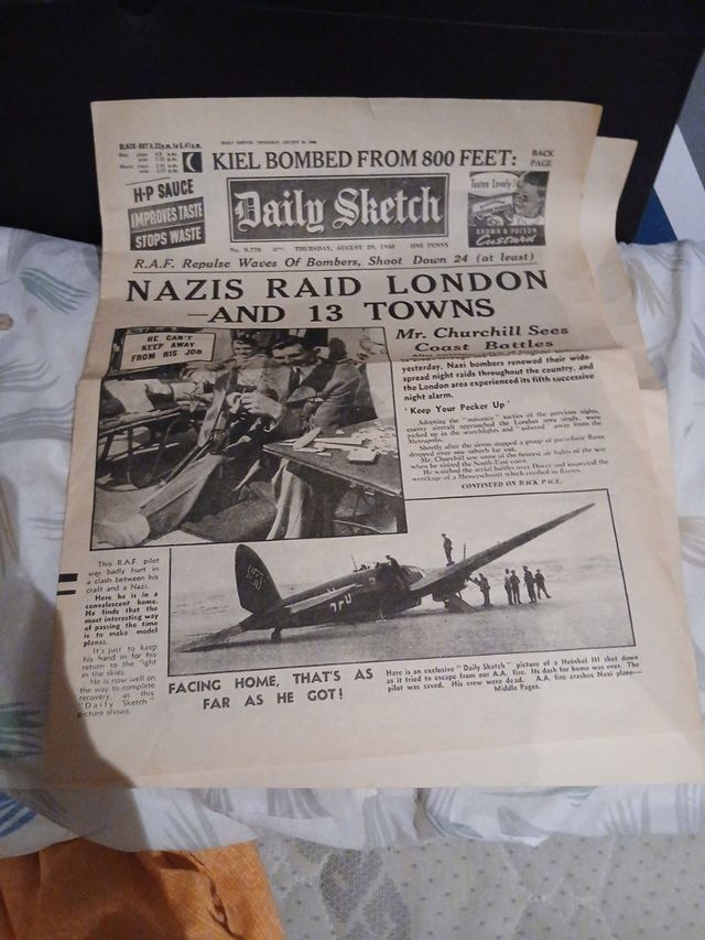 Nazis raid london and 13 towns