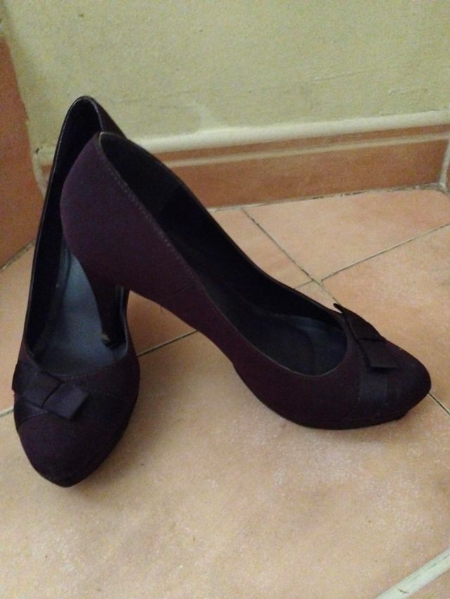 Zapatos de salón morados talla 40