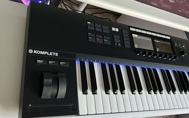 Native Instruments Kontrol S49 MKII