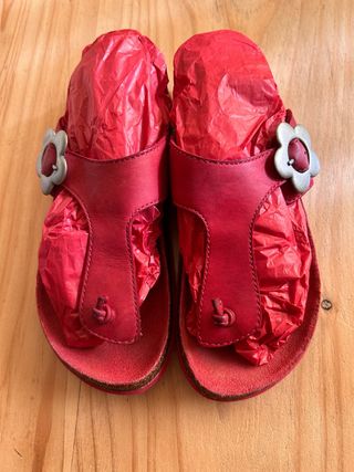 Sandalias Kickers Rojas Flor