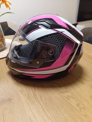 Casco de moto rosa y negro talla infantil