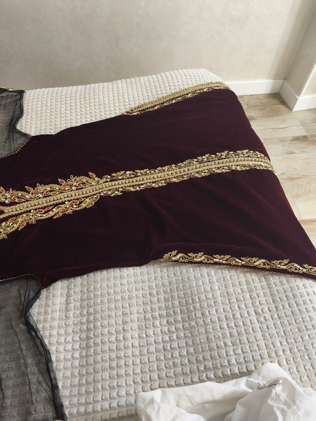 Caftán de terciopelo bordado talla única