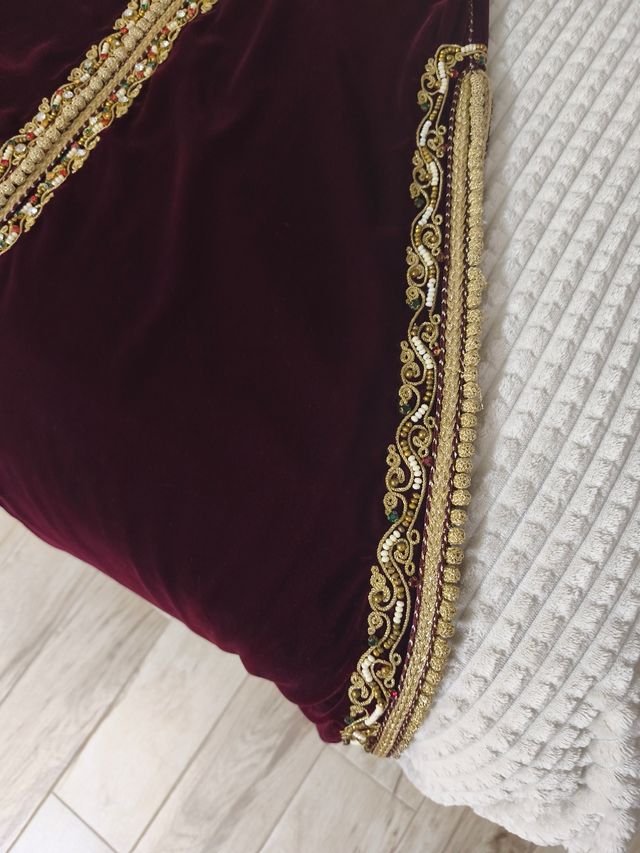 Caftán de terciopelo bordado talla única