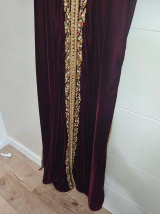 Caftán de terciopelo bordado talla única