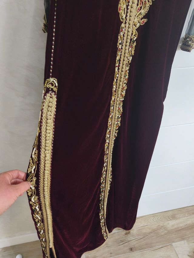 Caftán de terciopelo bordado talla única