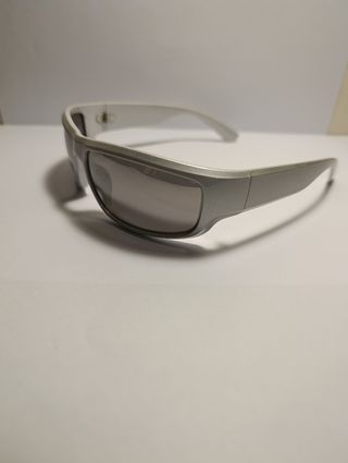 Gafas de sol plateadas