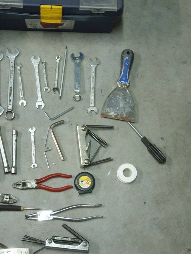 Lote 35 herramientas + 2 cajas