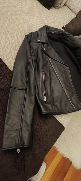 Chaqueta de Piel Negra
