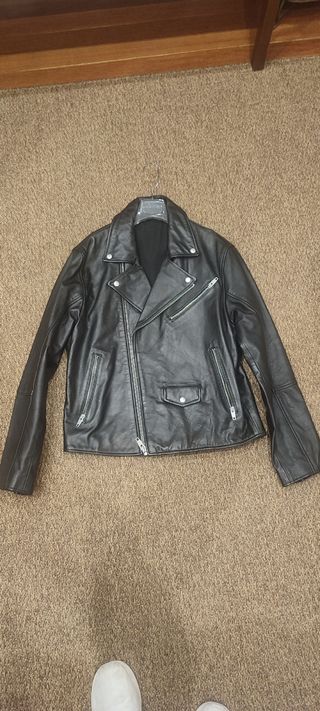 Chaqueta de Piel Negra