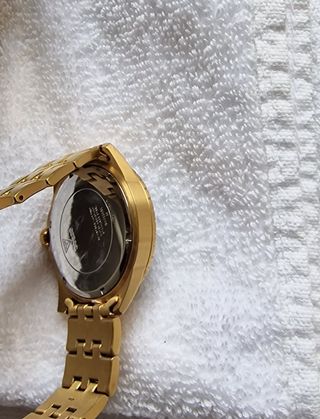 Reloj Guess Dorado