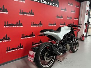 HUSQVARNA VITPILEN 401 DEL AÑO 2023 !! POCO USO !!