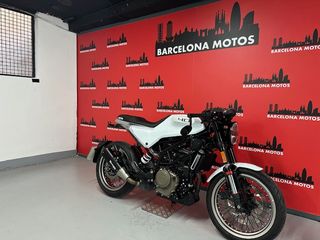 HUSQVARNA VITPILEN 401 DEL AÑO 2023 !! POCO USO !!