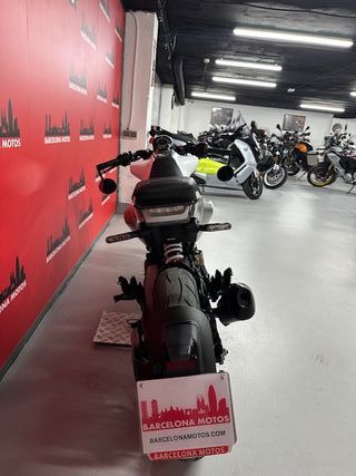 HUSQVARNA VITPILEN 401 DEL AÑO 2023 !! POCO USO !!
