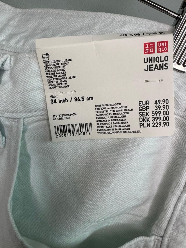 Pantalones vaqueros Uniqlo blancos