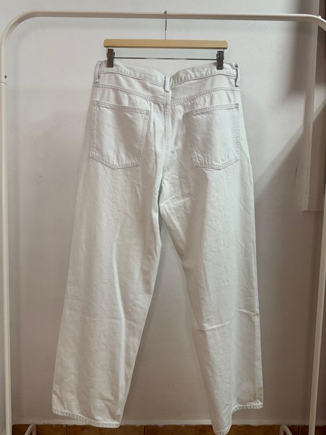Pantalones vaqueros Uniqlo blancos