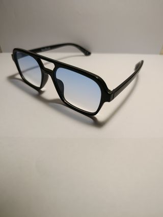 Gafas de sol New Yorker negras y azules
