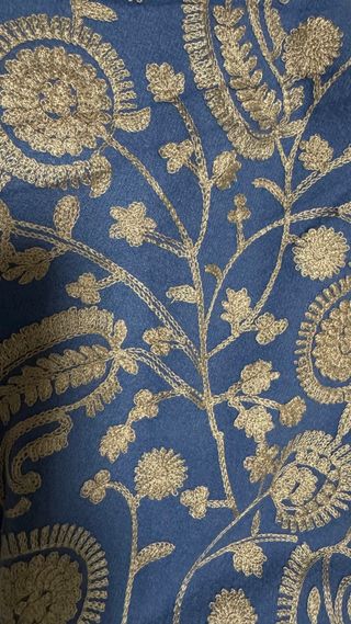 Kimono Uzbeko de cashmere con bordado en seda