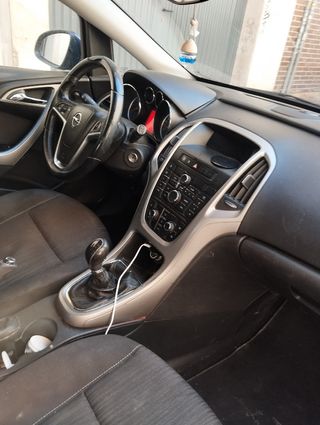 Opel Astra 2013