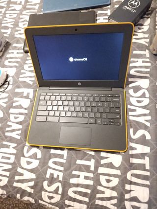 Portátil HP Chromebook Negro y Amarillo