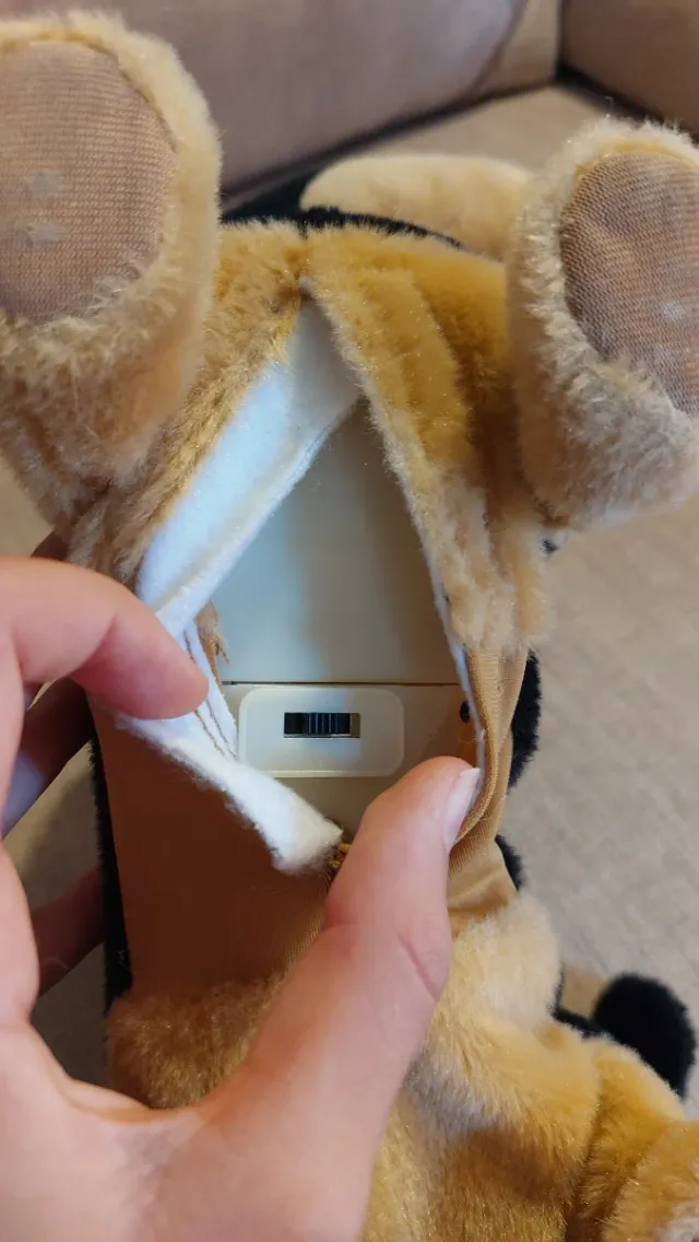 Perro de peluche que camina y ladra