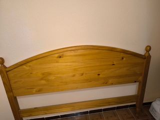 Cabecero de madera rústico
