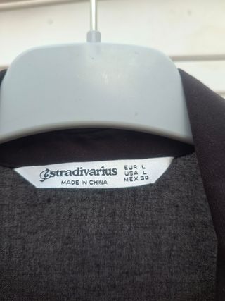 Vestido negro Stradivarius T L. Medidas en descrip