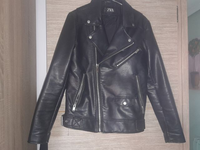 Cazadora efecto piel Zara Talla S