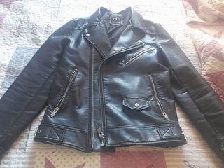 Cazadora efecto piel Zara Talla S